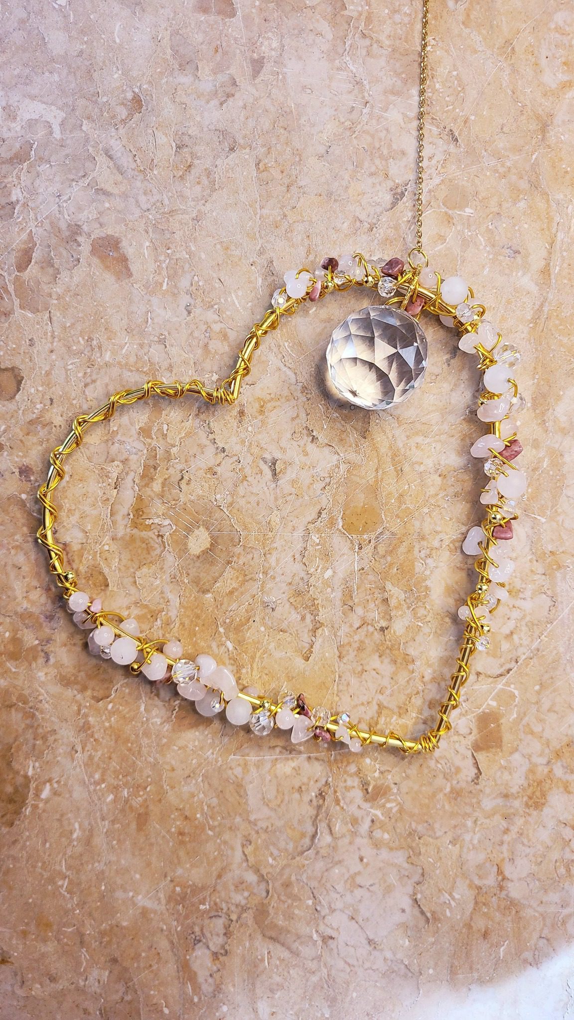 Attrape-soleil coeur en pierres naturelles et cristal – Image 3