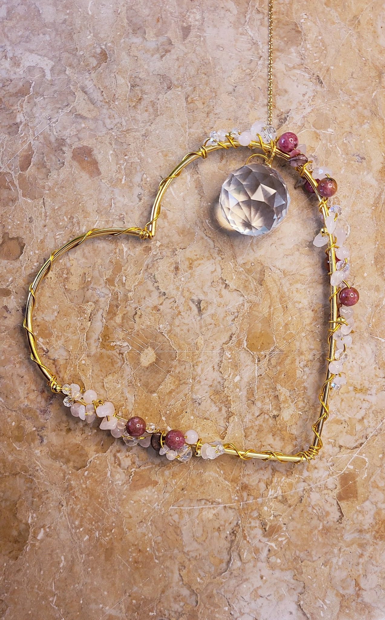 Attrape-soleil coeur en pierres naturelles et cristal – Image 4